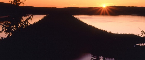 Sunrise on Crater Lake and Wizard Island, Crater (click to view)